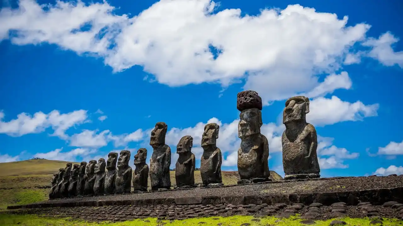 Easter Island Statues (Moai) - MaPuPa