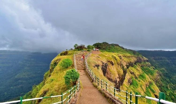Weekend Getaways from Mumbai to Lonavala and Khandala