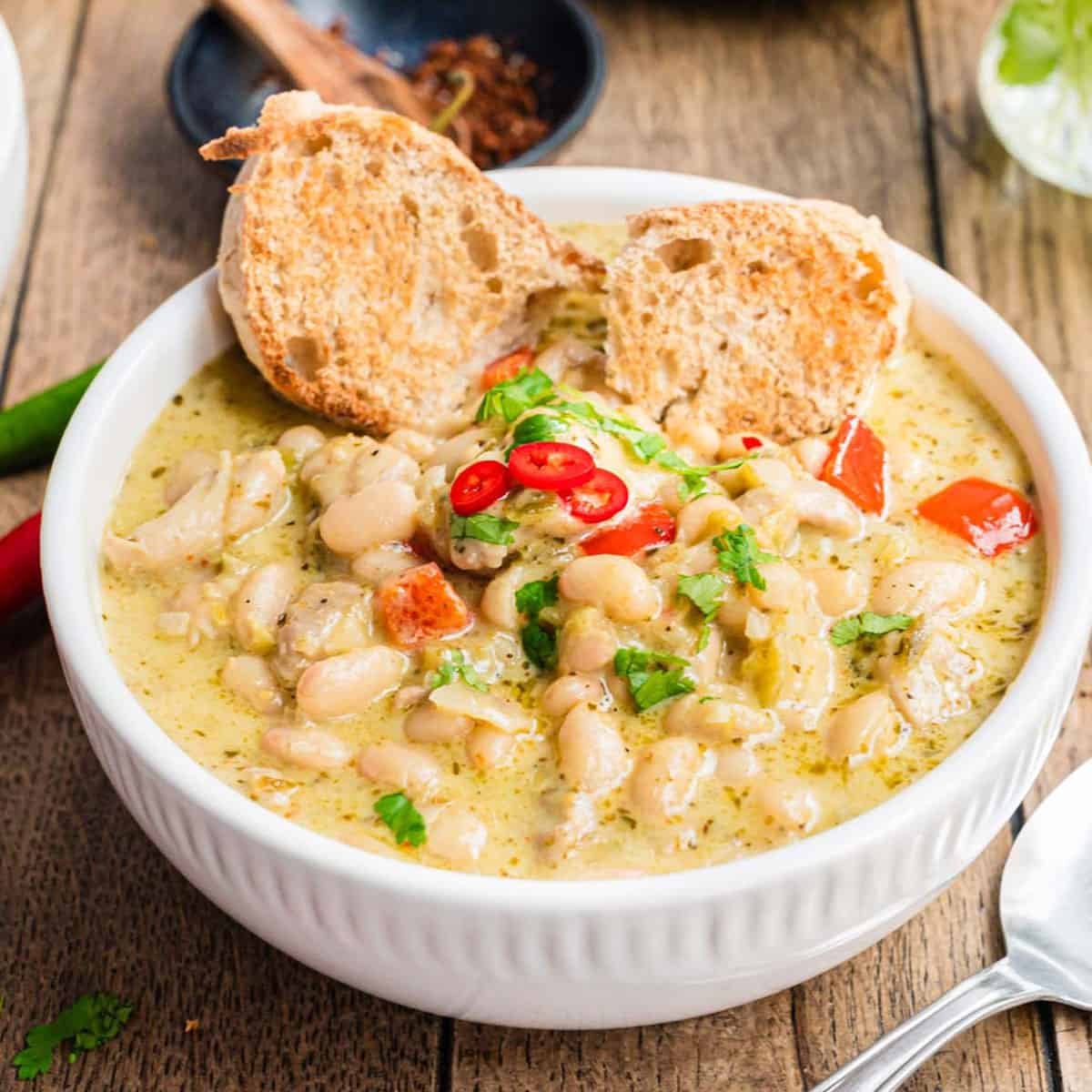 White Chicken Chili: A Creamy Comfort Food Favorite